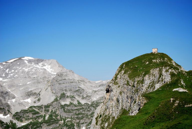 Im hochalpinen Raum konnte so mancher Gast der Hitze entfliehen (im Bild: Lech/Zürs). Foto: v.tourismus
