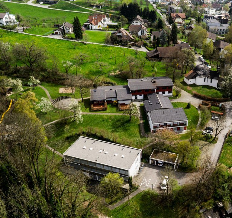 In bester Lage und mit viel Grün um die Gebäude: So stellt sich die Anlage des Carina dem Betrachter von oben dar. Foto: vn/paulitsch