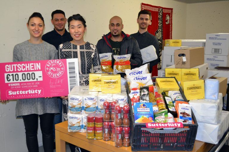 In den vergangenen Monaten konnten Kunden direkt in den Sutterlüty-Märkten für Asylwerber spenden. Die Spenden wurden nun in Lebensmittel „umgewandelt“ und an Flüchtlinge verteilt.