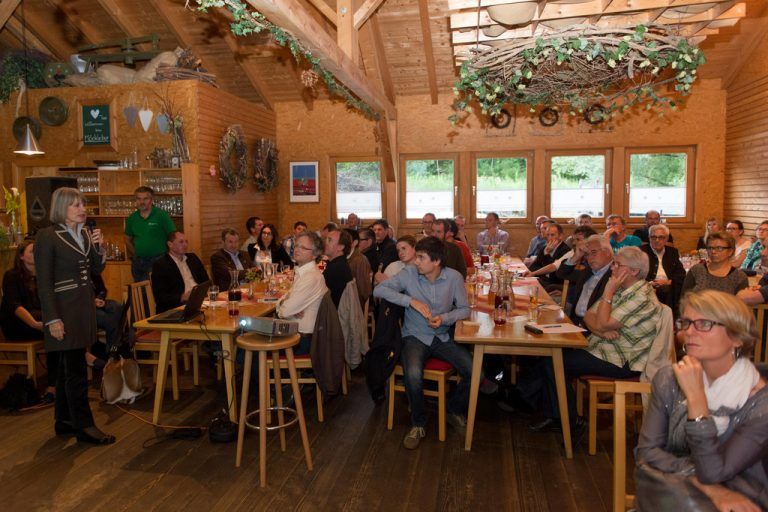 In einem sehr anschaulichen Vortrag präsentierte Gerlind Weber die Problematik. Fotos: VN/Stiplovsek