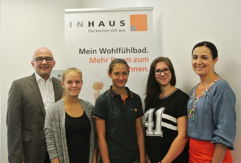 INHAUS: Drei neue Lehrlinge starteten ihre Ausbildung zur Großhandelskauffrau in Hohenems. In den zahlreichen Fachabteilungen können sie ihre Stärken und ihr Wissen sowie ihre Fähigkeiten entdecken und entfalten.