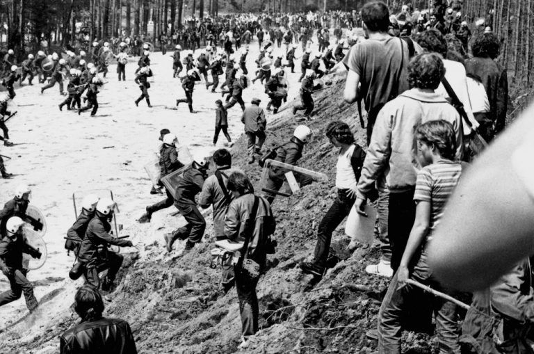 Insgesamt 17 Mal reiste das Ehepaar Breiner (kleines Bild) nach Wackersdorf, um dort gegen die Wiederaufbereitungsanlage für abgebrannte Brennstäbe aus deutschen AKWs zu demonstrieren.