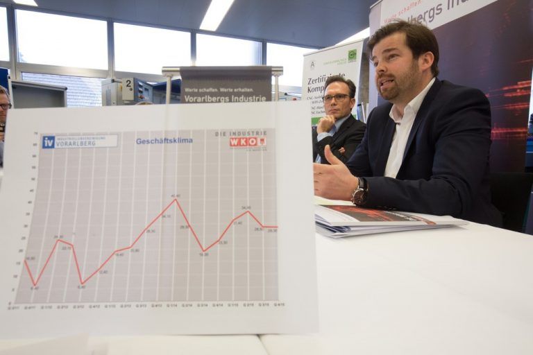 IV-Geschäftsführer Mathias Burtscher (r.) und WKV-Spartengeschäftsführer Michael Amann. VN/hartinger