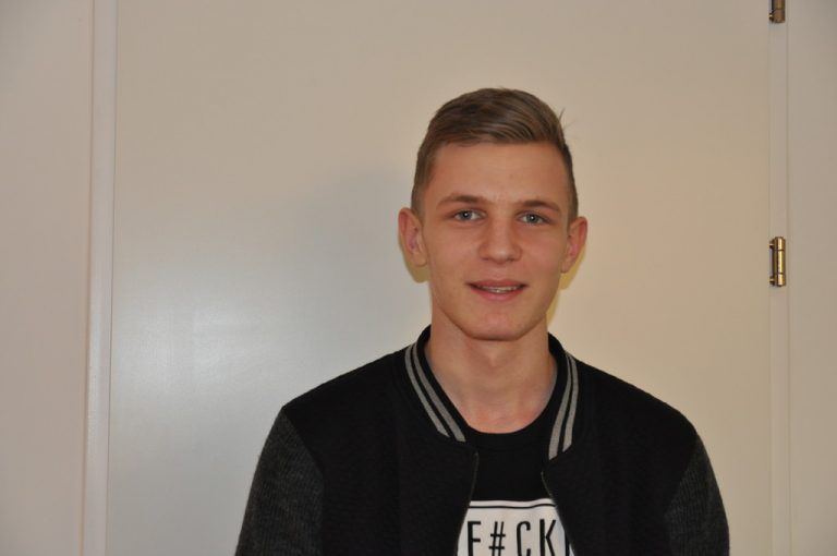 Josef Breuß,MediendesignIch habe meine Lehre zum Mediendesigner bei Buchergrafik absolviert. Gestalten ist meine Leidenschaft. Eine kleine Agentur hat den Vorteil, dass die Aufträge sehr abwechslungsreich sind.