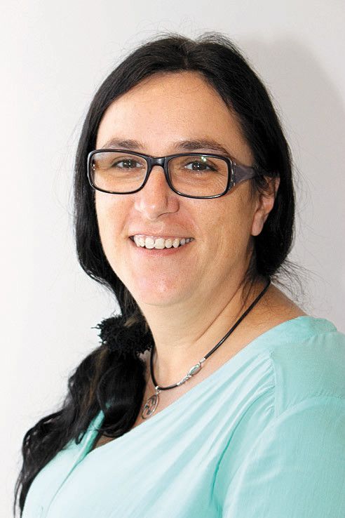 Judith DietrichLudeschIch bin froh, dass ich Teil dieses Projektes sein durfte. Von der Planung bis zur Durchführung. An diesen Abenden haben wir sehr viel gelacht. Ich habe die Erfahrung gemacht, dass die Flüchtlinge Menschen sind wie du und ich. Interessiert an unserem Leben und unserer Kultur.