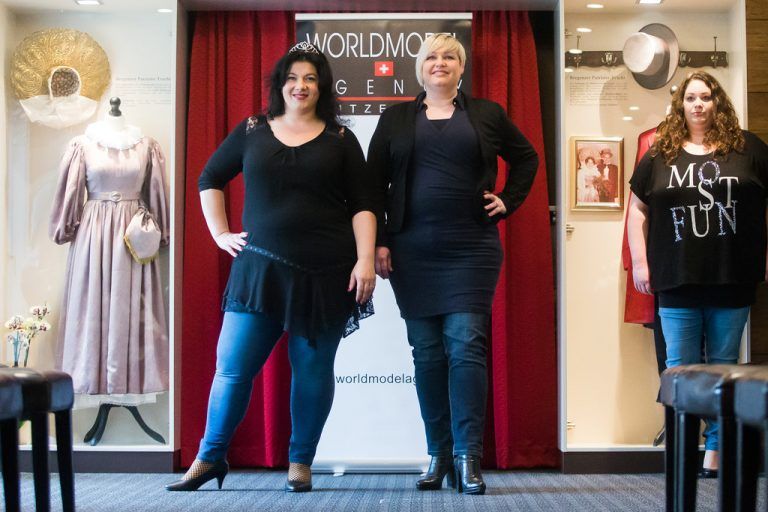 Katia (l.) und Doris haben mit ihren üppigen Rundungen kein Problem. Im Gegenteil: Sie tragen sie selbstsicher zur Schau.  Fotos: VN/Steurer