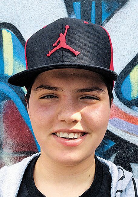 Kevser,15 Jahre, DornbirnDie Arena ist ein ganz besonderer Ort für uns. Neben verschiedenen Ausflügen und Spaßaktionen finden wir aber auch Hilfe und Unterstützung durch die Jugendarbeiter, wenn wir Probleme haben. Ebenfalls wird uns bei Bewerbungen geholfen oder wir bekommen Nachhilfe.