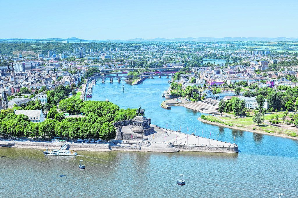Stadt zwischen zwei Flüssen