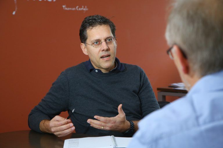 Rektor Gernot Brauchle im VN-Interview. Seine Bildungsstätte steckt im Umbruch. Foto: VN/HOfmeister