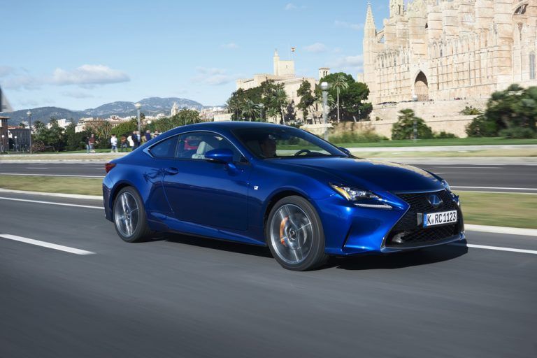 Lexus bringt ein neues, schickes Sportcoupé auf den Markt. Den RC gibt es zu Preisen ab 45.990 Euro. Fotos: werk