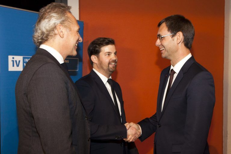 LH Markus Wallner am Montagabend beim IV-Empfang mit Martin Ohneberg und Mathias Burtscher. Foto: IV