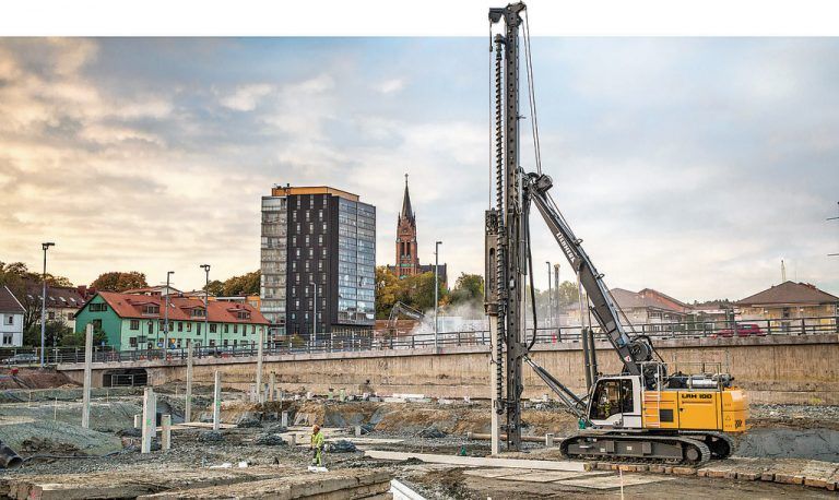 Liebherr-Rammgerät auf einer Baustelle in Göteborg: Baumaschinengeschäft entwickelt sich gut. Foto: liebherr