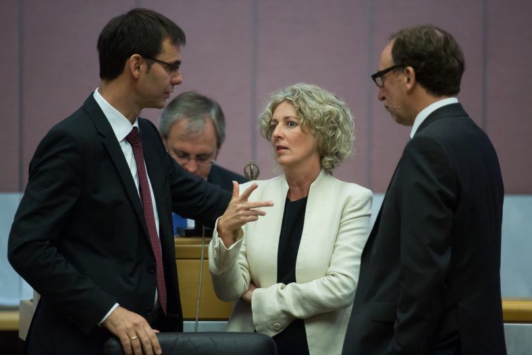 Die Koalition (LH Wallner, ÖVP; Soziallandesrätin Wiesflecker und Grünen-Chef Rauch) einigte sich auf ein Sozialhilfemodell. VN/Steurer