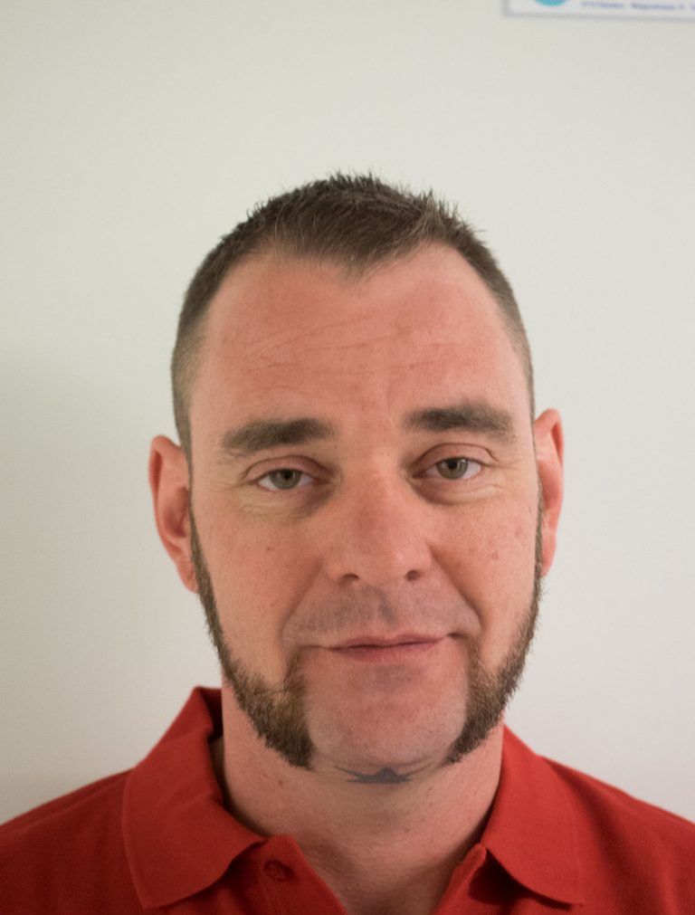 Manuel Muther, 
              Techniker
            Seit 2008 kann ich mich auf Andreas Schallert als kompetenten Partner verlassen. Er hat in seinem Bereich den totalen technischen Durchblick, ist immer erreichbar und ein fairer Partner.