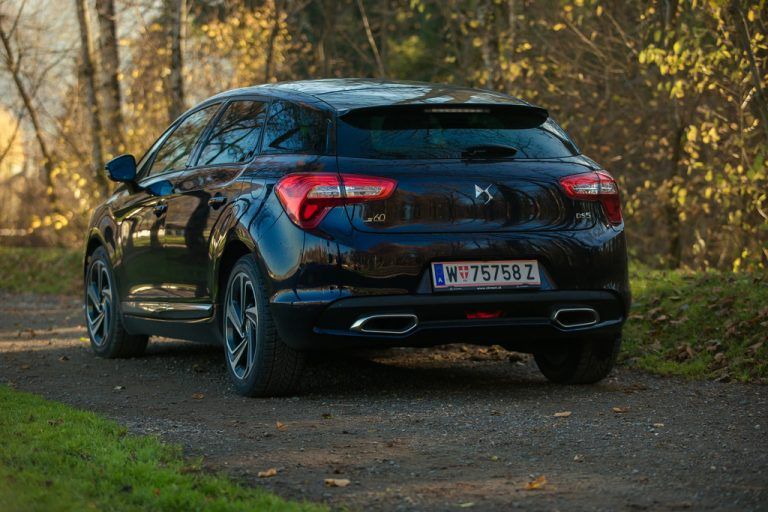 Markant zugeschnittene Heckpartie.