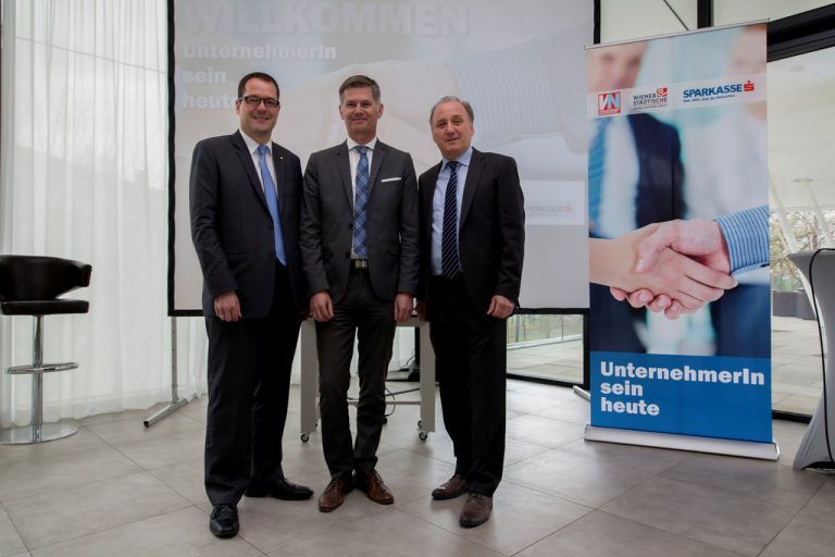 Martin Jäger, Sparkasse Bregenz, Casino-Direktor Bernhard Moosbrugger, Burkhard Berchtel, Landesdirektor Wiener Städtische (v. l.).