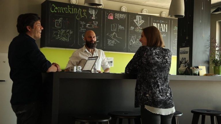 Michael Breidenbrücker und Christoph Böckle (l.) sind mit ihrem Unternehmen Speed Start Studio „Company Builder“. Foto: SSS