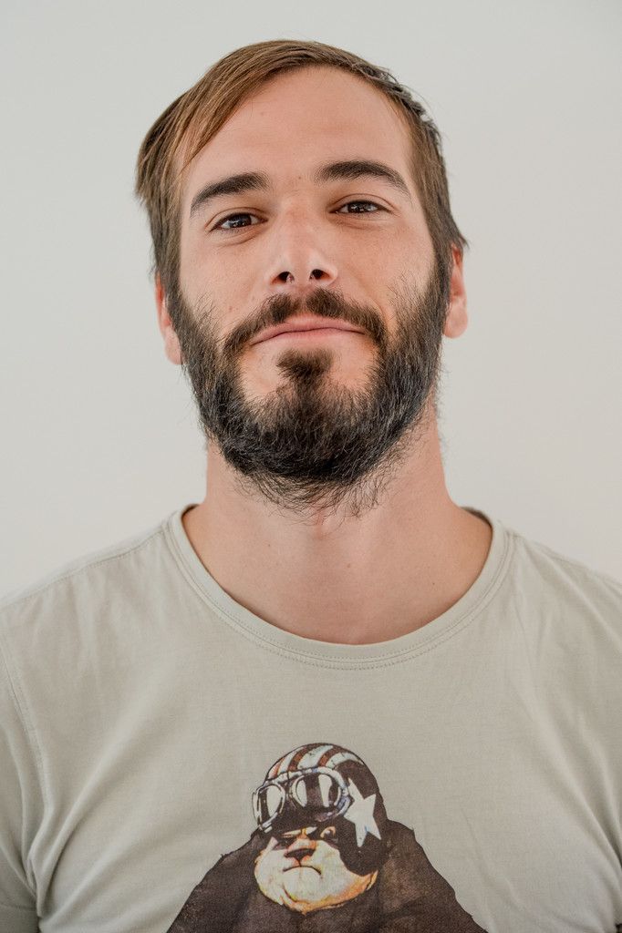 Michael Burtscher,
Tischler
Die Planung vom Chef ist gut, weil er selber Montage-Erfahrung hat und zudem schon viele Küchen geplant hat. Das macht das Einbauen angenehm.