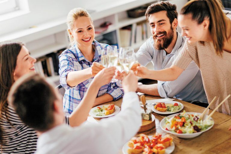 „Mittagessen mit Freunden“ lautet das Motto beim Hefel Wohnbau Lunch in Lauterach. Foto: Hefel