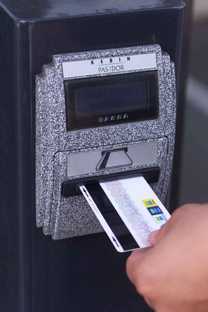 Ob via Kunden- oder Kreditkarte, ob im Internet oder bei der Autofarbe: Der Konsument wird immer transparenter. Fohringer