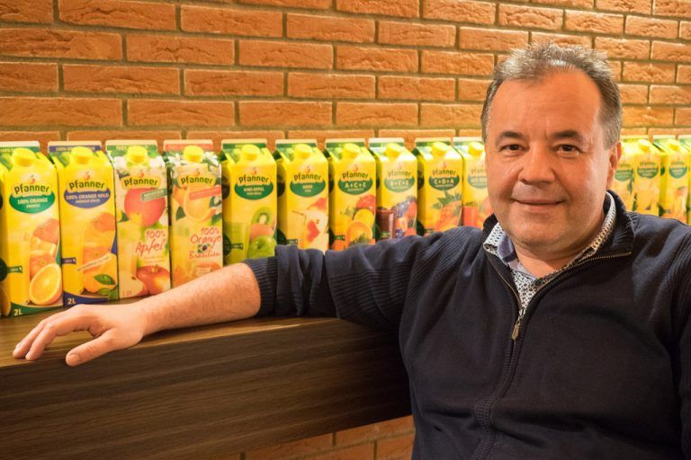 „Obstimist“ Peter Pfanner: „Ich versuche, Chancen zu sehen, nicht das Risiko zu fürchten.“ FOTOS: HECHENBERGER