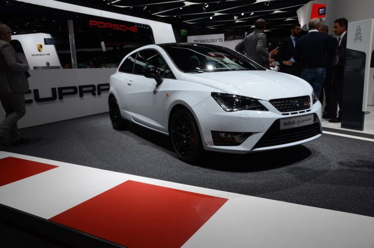 Performance-AutosSeat zeigt sich von seiner sportlichen Seite. In Frankfurt feiert die Studie Leon Cross Sport (300 PS) und der Ibiza Cupra (192 PS) Premiere.
