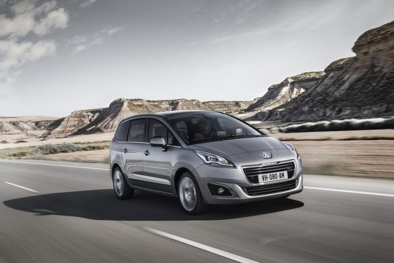 Peugeot 5008: Abgesehen von einem Optik-Update 2013 versieht der Familien-Transporter seit 2009 unverändert seinen Dienst.