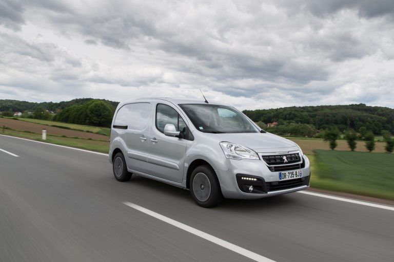Peugeot-Partner: Auf stadttauglich kompakter Grundfläche beherrscht der Franzose auch das Thema Überland-Transport.