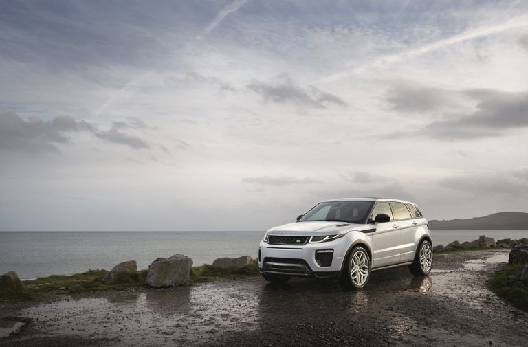 Range Rover Evoque: Retuschiertes Design, neue Zweiliter-Dieselmotoren ersetzen die 2,2 Liter. Fotos: werk