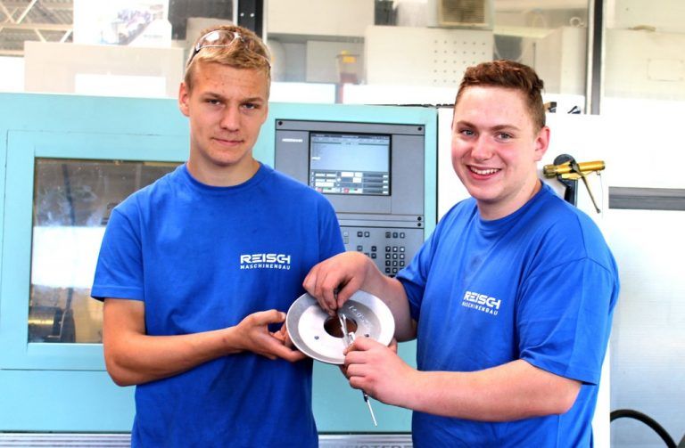 REISCH MASCHINENBAU: Zwei neue Lehrlinge haben im Bereich Maschinenbau begonnen. Insgesamt werden in Frastanz sieben Lehrlinge im Bereich Metallverarbeitung und Konstruktion beschäftigt.