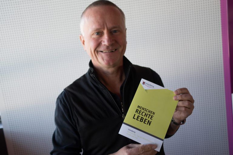 Religionslehrer Hubert Feurstein ist der Initiator und Sprecher der Vorarlberger Plattform für Menschenrechte. Foto: VN/Hartinger