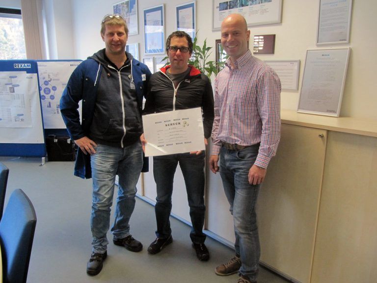 Rexam, Hersteller von Alu-Getränkedosen, unterstützt verschiedene soziale Einrichtungen in Vorarlberg. Unter anderem wurde dem Sunnahof ein Betrag von 1000 Euro als Spende überreicht.