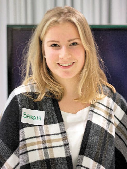 Sarah Reimann16, BregenzUm dem Klimawandel entgegenzuwirken, werde ich die öffentlichen Verkehrsmittel in Zukunft öfter nutzen und mein Moped in der Garage stehen lassen. Ich lege Wert darauf, dass die Produkte, die ich kaufe, regional sind. Zu Hause spare ich Energie, indem ich mit Holz heize.