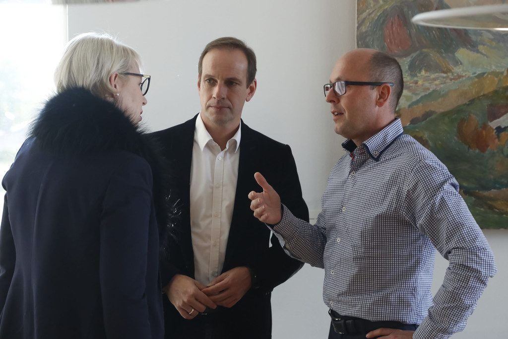 Regierung präsentierte ersten Budgetentwurf. Opposition noch zurückhaltend.