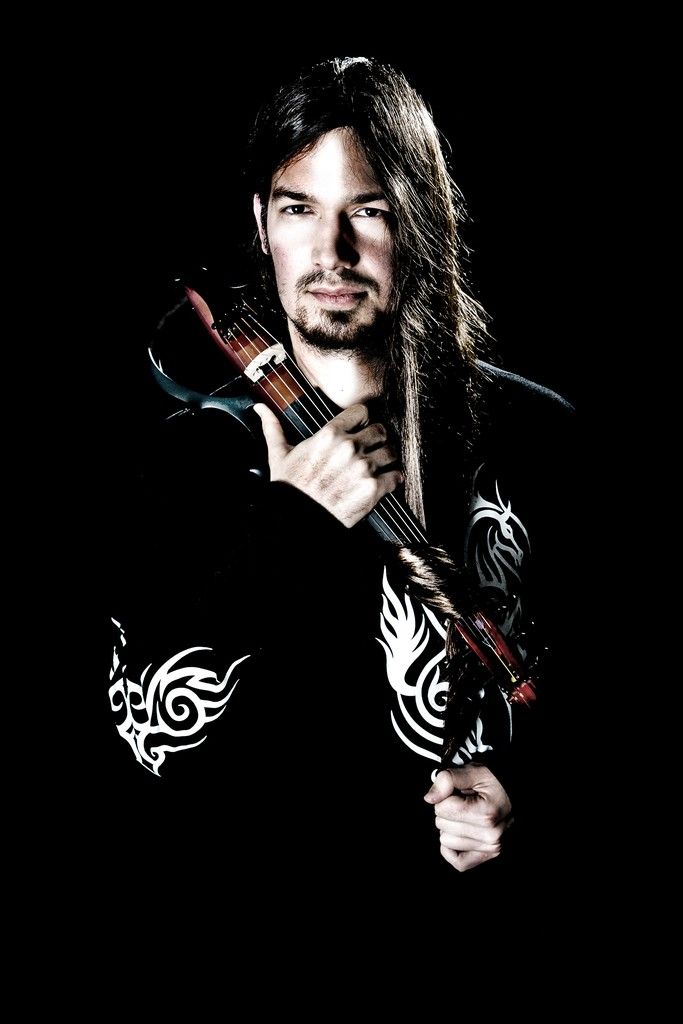 Simon Frick ist demnächst in der Remise Bludenz zu sehen und hören.  Foto: Elke Hegemann