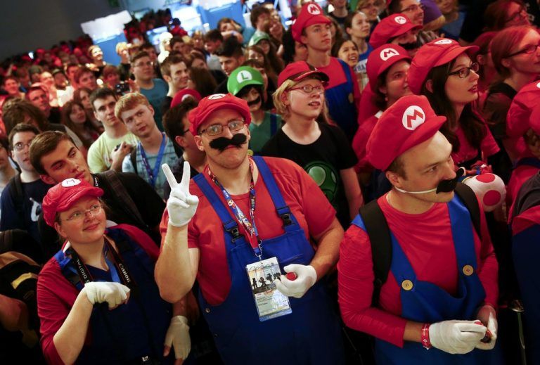 Super Mario feiert seinen 30. Geburtstag. Tausende Fans feierten auf der Gamescom mit. Fotos: Reuters