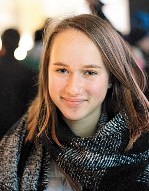 Theresa Felder13, ReutheUm zur Schule zu fahren nehme ich gerne mal das Fahrrad. Meine Eltern und die meiner Freunde bilden auch oft Fahrgemeinschaften, um uns in die Schule zu bringen. Und beim Einkaufen achte ich darauf, dass die Lebensmittel von österreichischen Betrieben stammen.