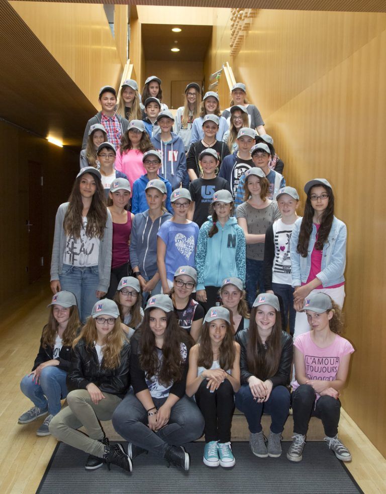 Über 50 Schüler aus dem ganzen Land sind auf der vierten VN-Kinder- und Jugendbuchmesse im Einsatz. Ihr Ziel: Altersgenossen für Bücher und Lesen begeistern.