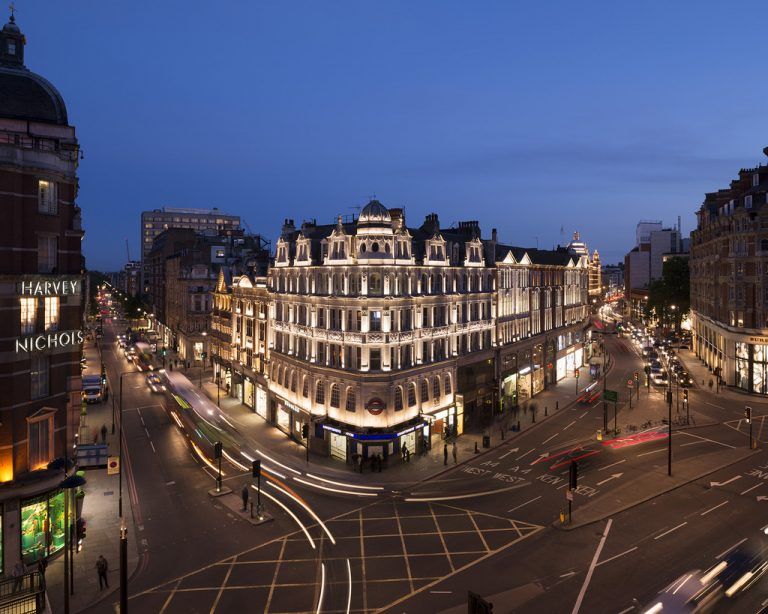 Ulrich Schumacher will acdc als eigenständige Marke führen. Knightsbridge Estate von acdc illuminiert. Foto: ZG