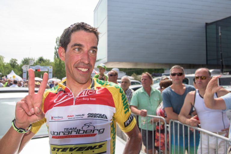 Victor de la Parte jubelte in Bregenz über seinen Rundfahrt-Sieg.Schwämmle