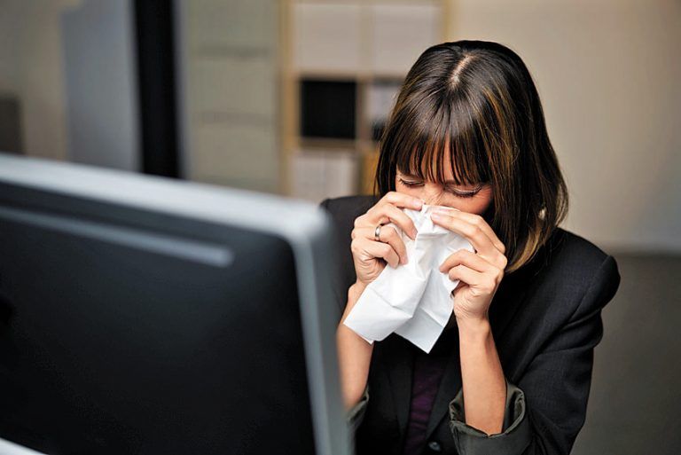 Während die einen krank zur Arbeit gehen, machen die anderen schon mal blau.