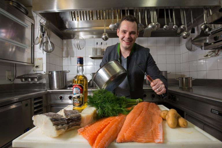 Wanderdorsch, Lachs und „Aquavit“: Im „Hirschen“ gibt es traditionelles norwegisches Essen. VN/Hartinger