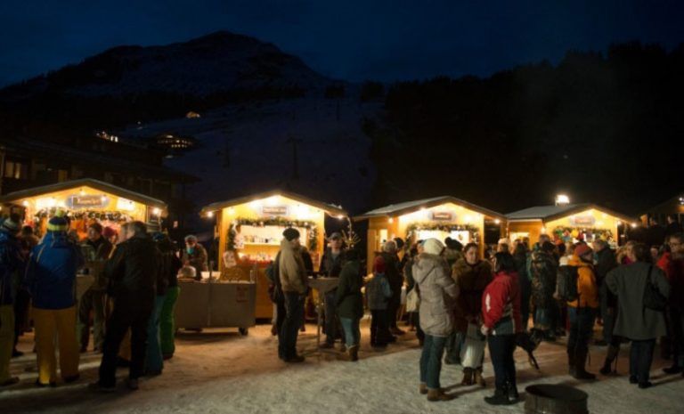 WeihnachtsmarktAm 12. und 13. Dezember geht am Dorfplatz in Zug der Weihnachtsmarkt über die Bühne (Lech 16. bis 19. Dez.). Neben kulinarischen Angeboten und besinnlicher Musik gibt es auch ein tolles Programm für die Kleinen.