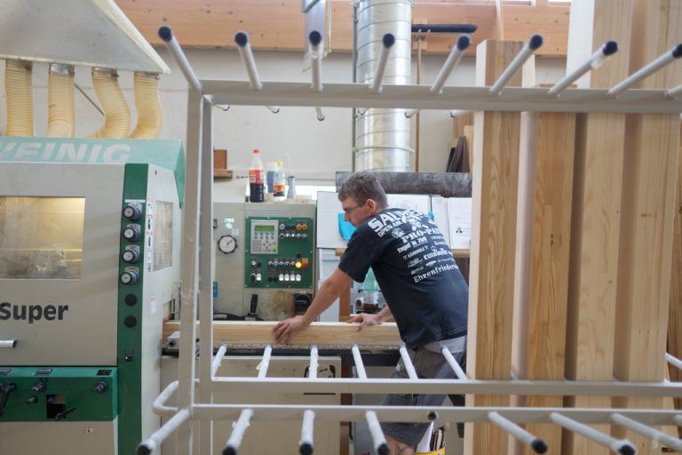 Weniger Aufträge als vor einem Jahr machen den Vorarlberger Handwerkern Sorgen. Symbolfoto: VN/Hartinger