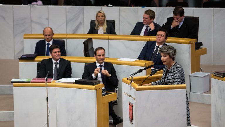 Werden die Plätze im Landtag tauschen: Dieter Egger rutscht nach links, Daniel Allgäuer nach rechts. Foto: VN/Steurer