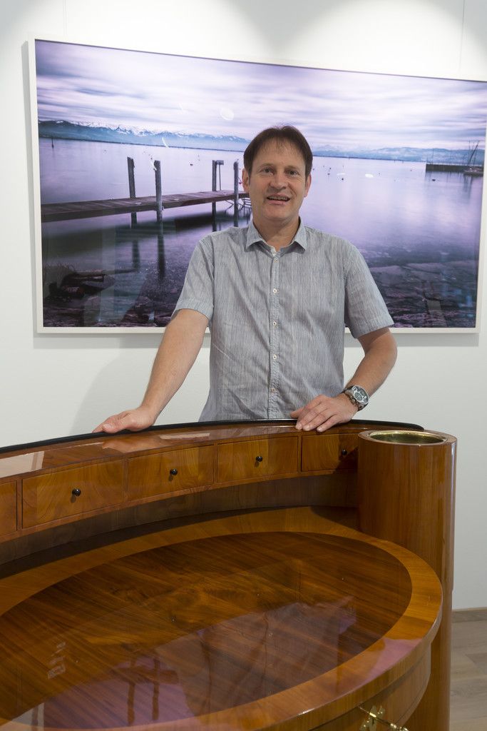 Werner Böhler stellt in seiner Galerie hauptsächlich Vorarlberger Kunstwerke aus.  Foto: VN/Paulitsch