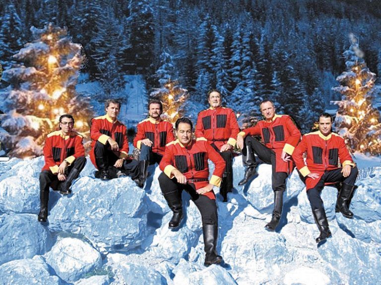 WinterzauberDie schönste Zeit des Jahres wird im Montafon alljährlich zum besonderen Erlebnis. Von Ende November bis Anfang Januar finden an verschiedensten Orten im Tal besinnliche Konzerte rund um die Themen Advent und Weihnachten statt. Zu den Höhepunkten zählt dabei das Konzert des Sonus Brass Ensembles in der Pfarrkirche St. Gallenkirch sowie der Auftritt der Zarewitsch Don Kosaken in der Pfarrkirche Schruns (Bild).