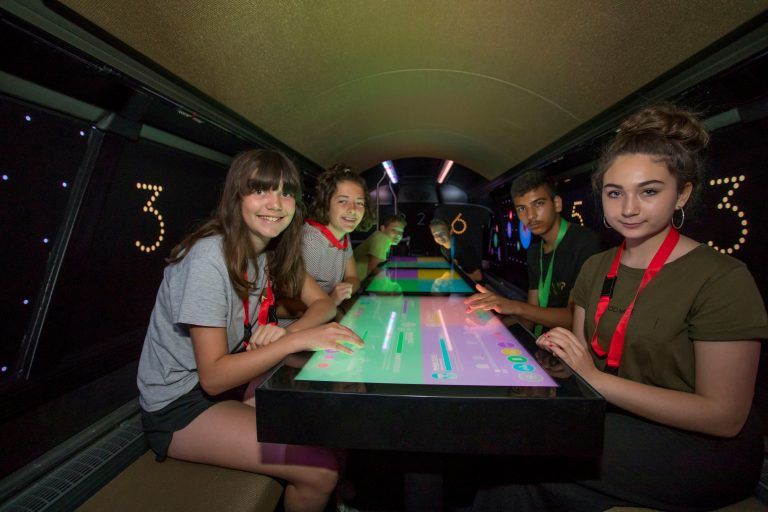 FLiP2Go knüpft spielerisch an das Lernverhalten speziell von Kindern und Jugendlichen an und weckt ihr Interesse am Thema Finanzen. VN/paulitsch