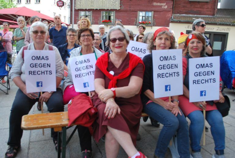 Die Omas gegen rechts demonstrierten mit.