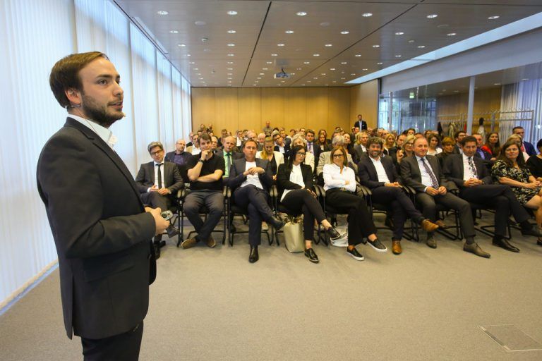 150 Gäste füllten den Saal der Dornbirner Sparkasse. Fotos: Hofmeister